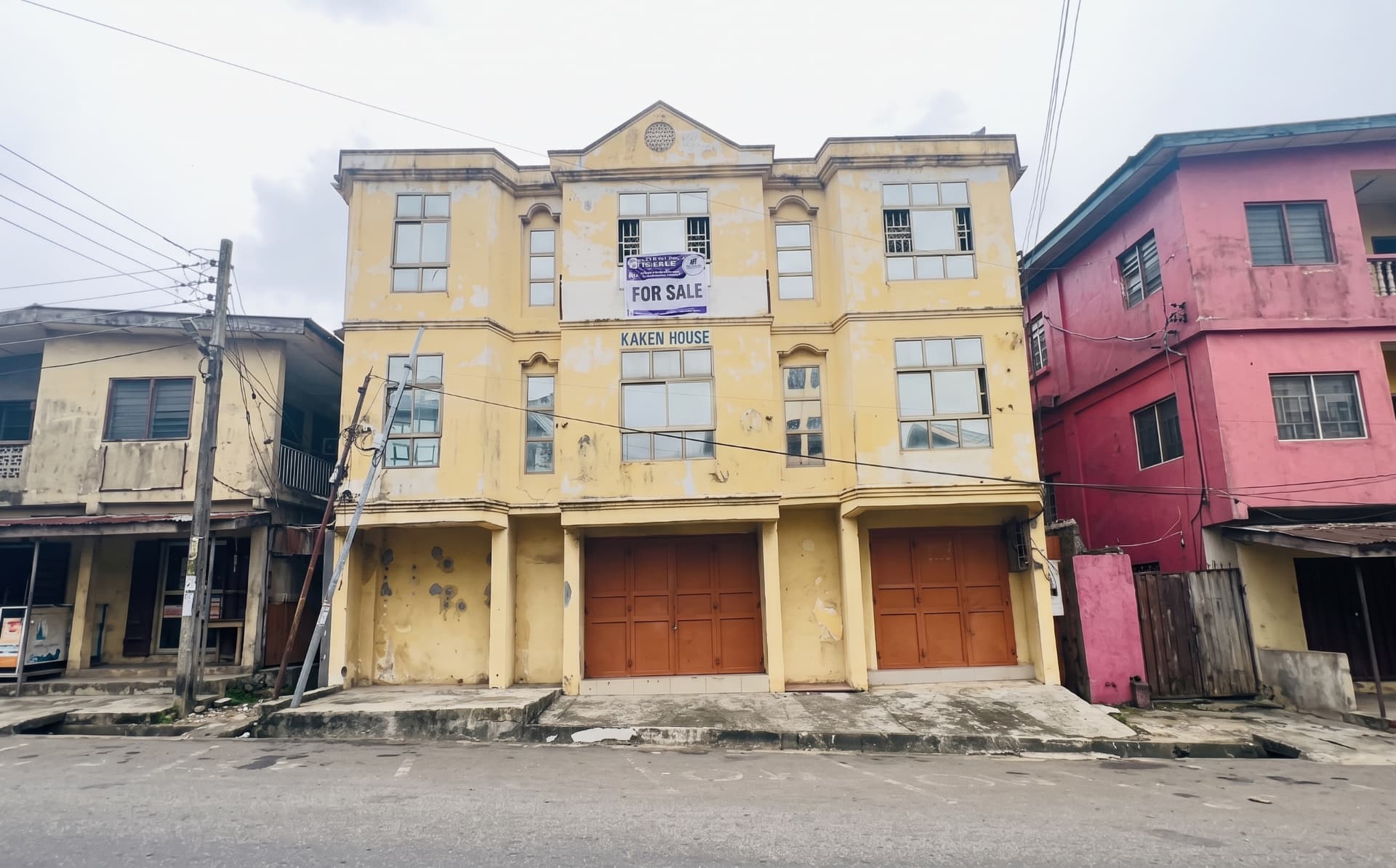 18 Bathurst Street — Prime Commercial Building